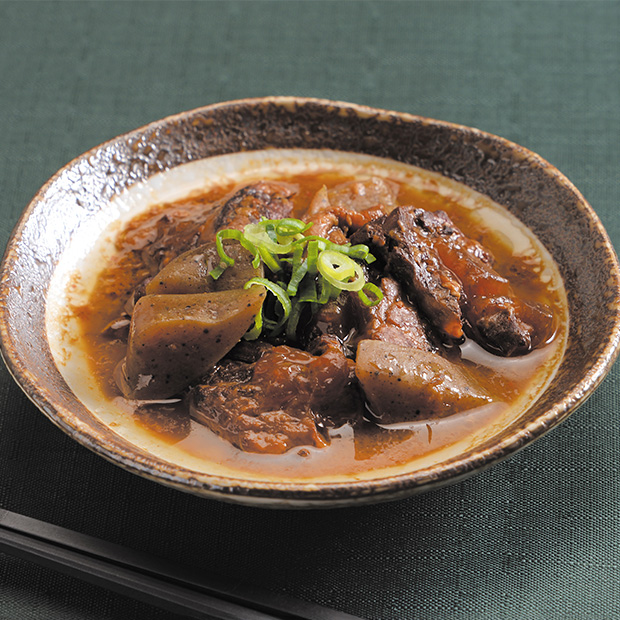 Amazon.co.jp: 鹿児島県産黒豚 なんこつ味噌煮 蒟蒻入り 4袋